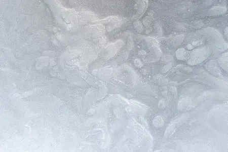 Metalická litá podlaha vzorek