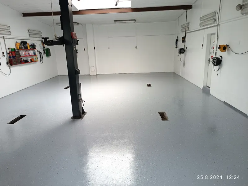 PRŮMYSLOVÉ PODLAHY