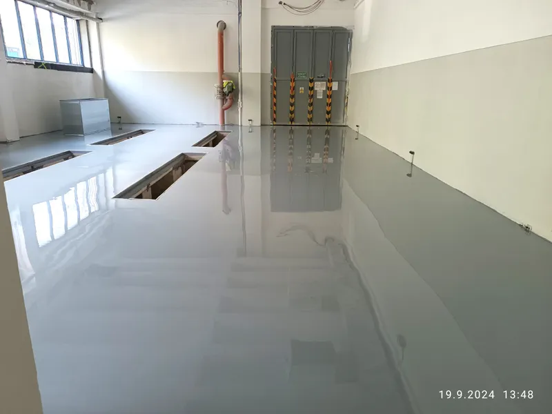 Antistatická stěrka - litá